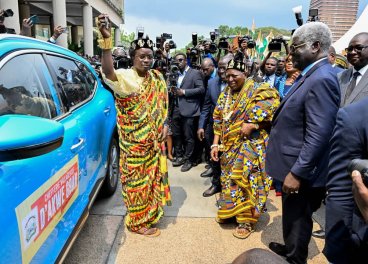 Cérémonie de remise de véhicules aux chefferies Atchan et Akye du District Autonome d’Abidjan